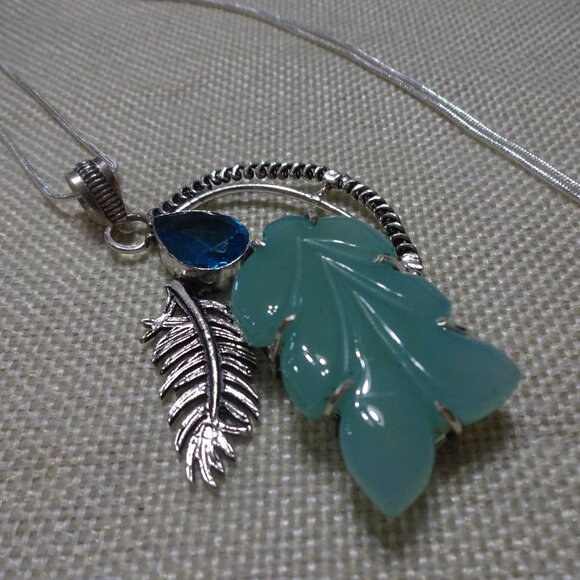 Gorgeous GREEN CHALCEDONY & BLUE TOPAZ LEAF Handmade Sterling Necklace #152C - Picture 1 of 3
